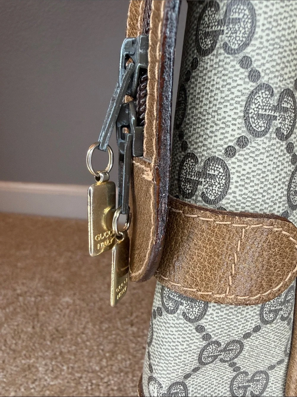 Vintage Gucci Beige Monogram Shoulder Bag with Brown Leather Trim - Picture 5 of 15